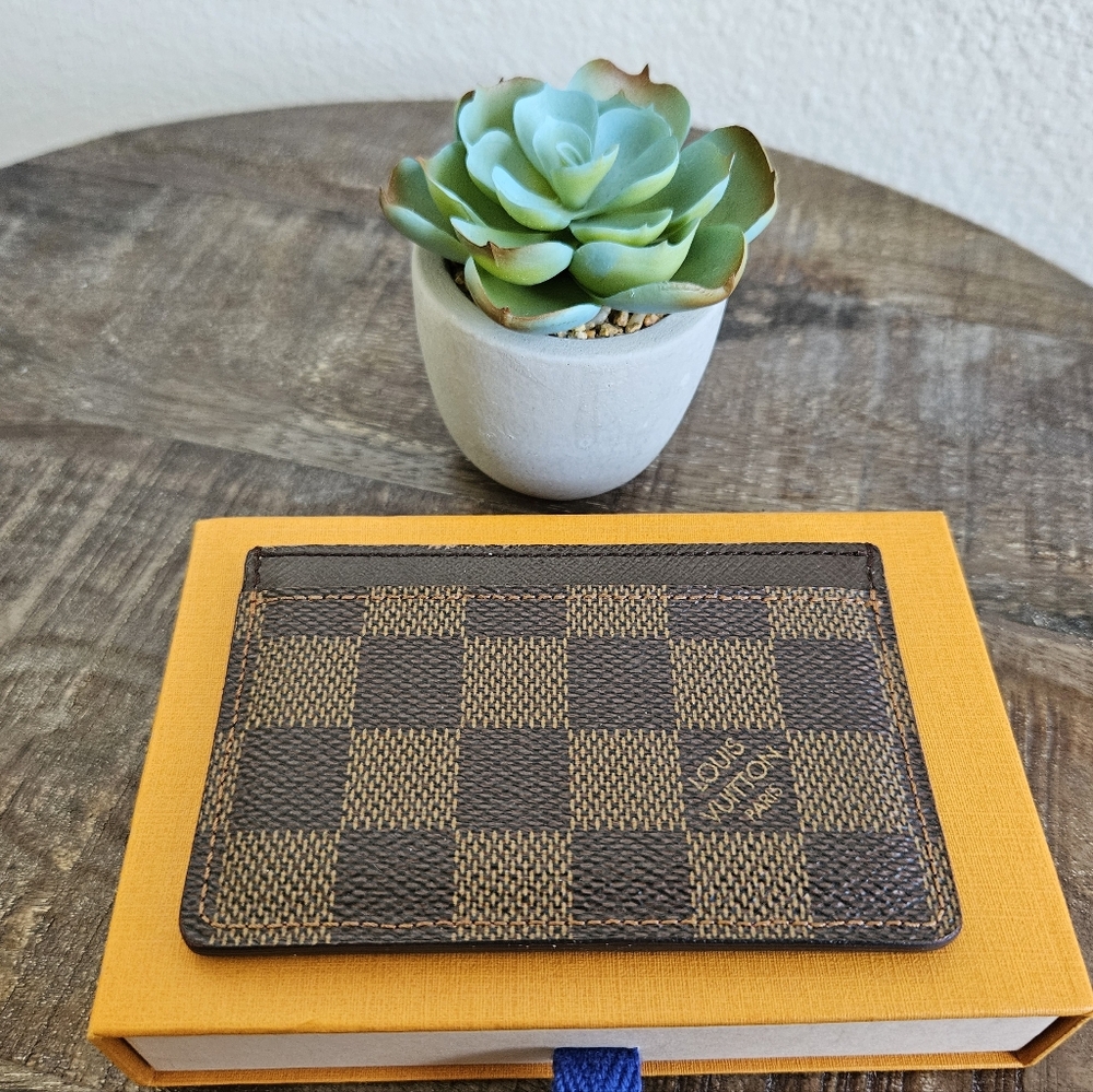 Louis Vuitton Card holder